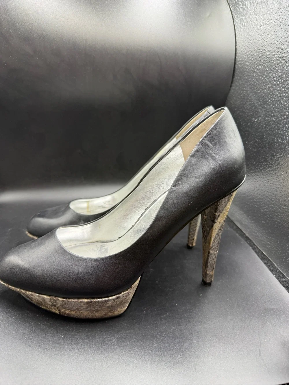 Jessica Simpson Classic Black Platform High-Heel Pumps